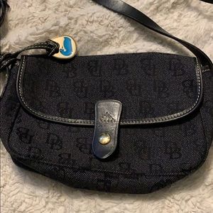 Dooney & Bourke criss body bag